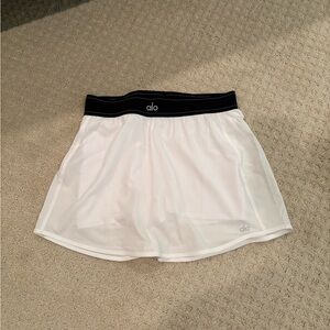 Brand new! ALO Yoga White Skort with Black Elastic Waistband